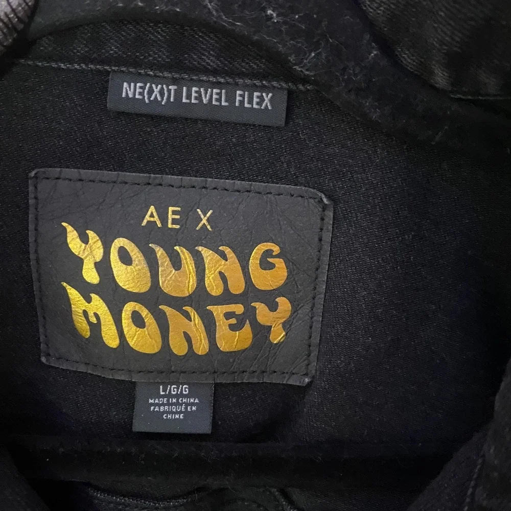 American Eagle Young Money Denim Jacket Mens Large Black Graphic Sleeve Trucker